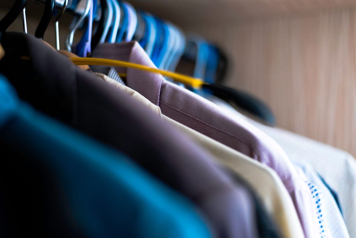 KonMari-methode voor een duurzame kledingkast: zo pak je het aan