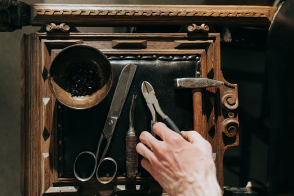 5 opknapprojecten voor vintage meubels: duurzaam en budgetvriendelijk
