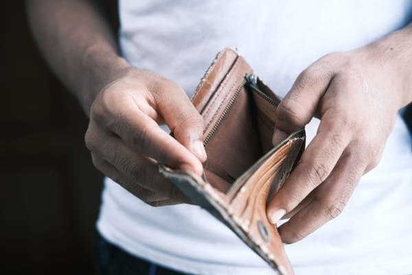 Zo slaag je in een no-spend maand en investeer je de winst slim