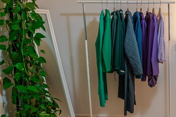 Zo herken je écht duurzame kleding en prik je door greenwashing